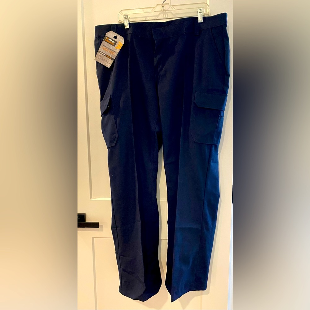 Wrangler Workwear Women’s Functional Cargo Pants Khaki Size 20x34 Navy Blue, NEW